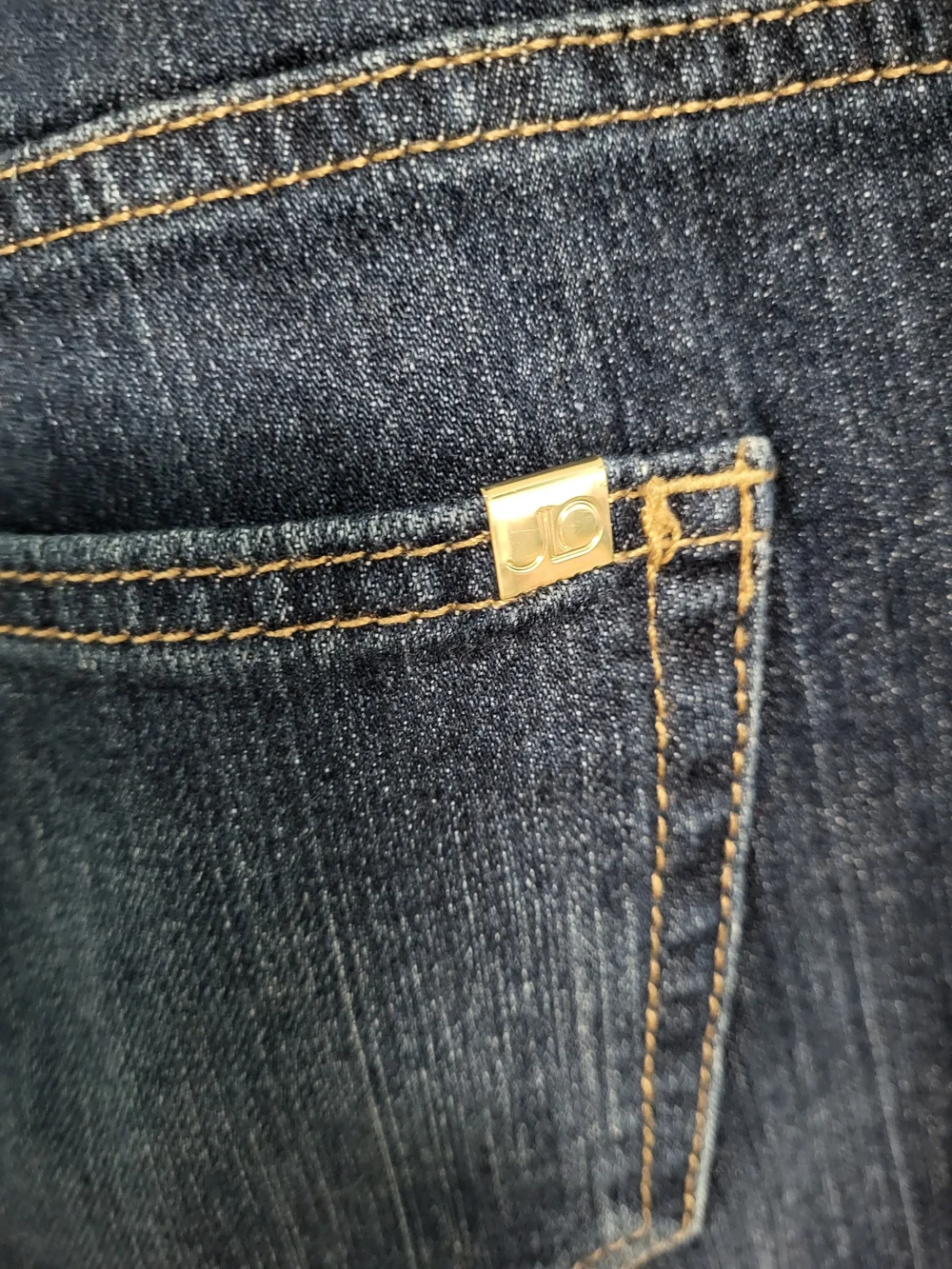 Jennifer Lopez Distressed Carpi Jeans Women’s Size 10